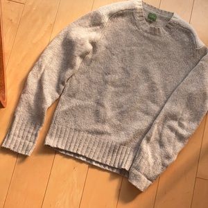 Shetland wool sweater in Oatmeal with contrasting saddle shoulder